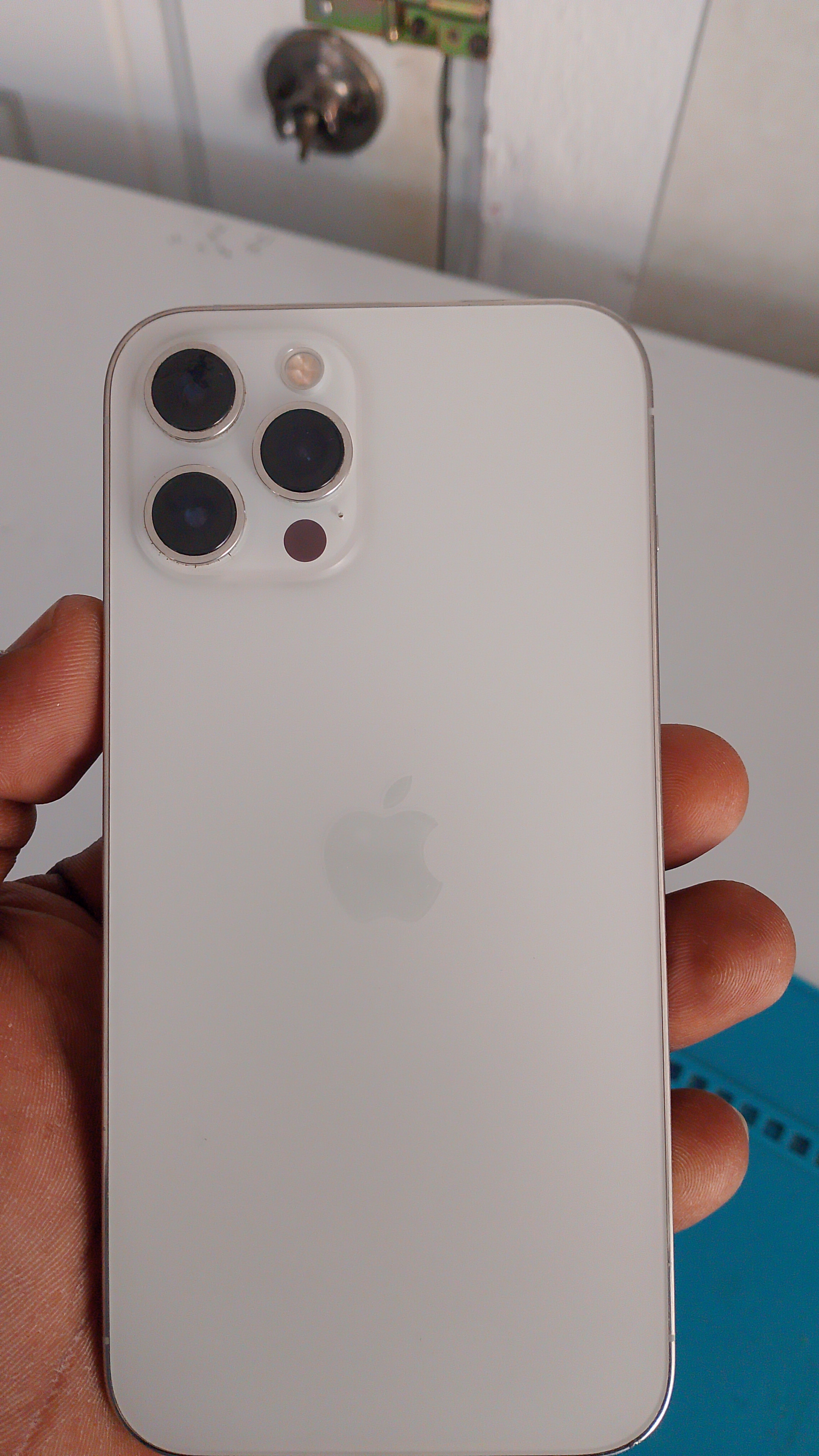 iPhone 12 promax dorado